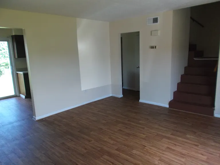 1413 Kingswood Way — Photo 10