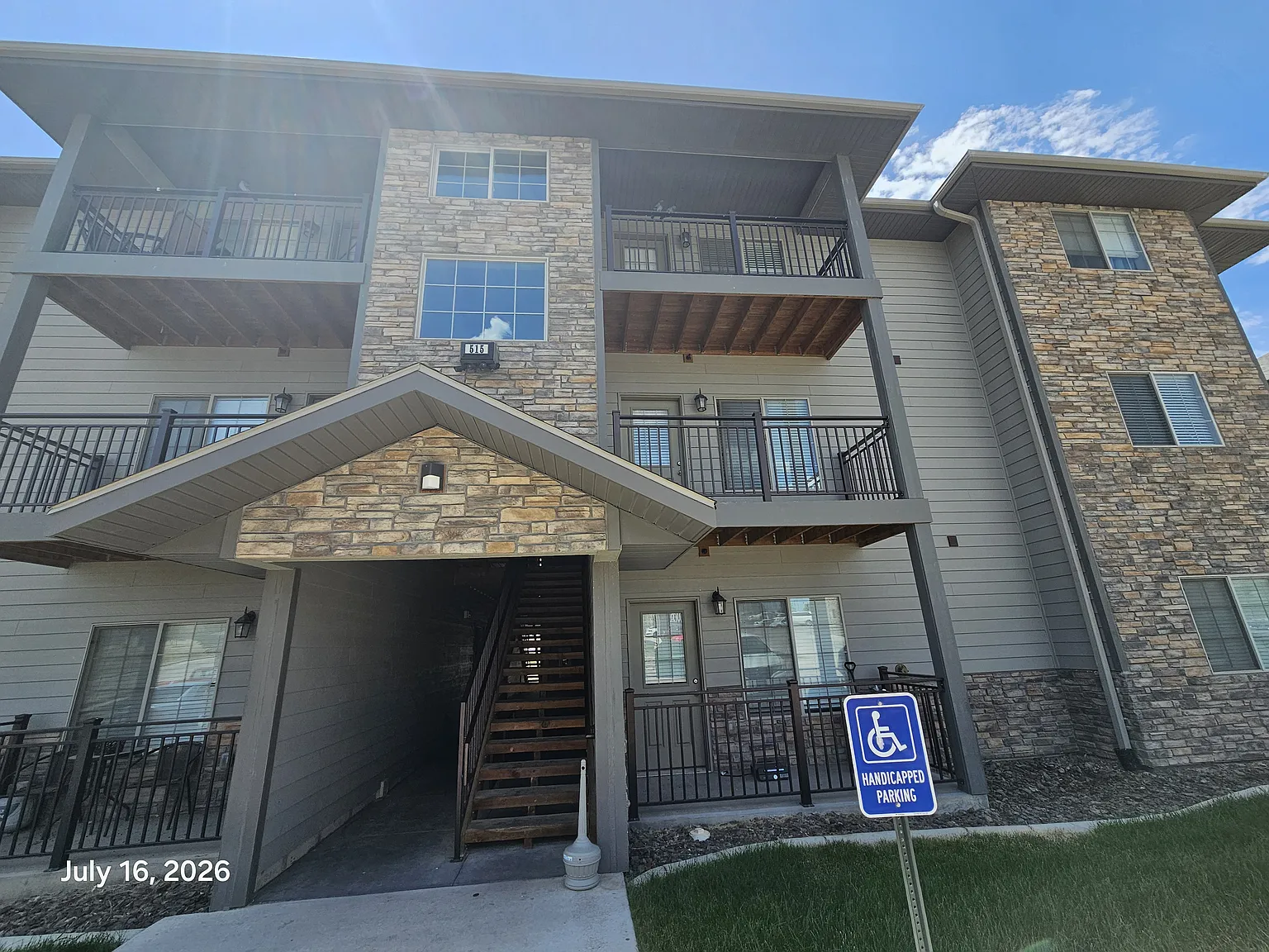 1 bed, $900 — Photo 1