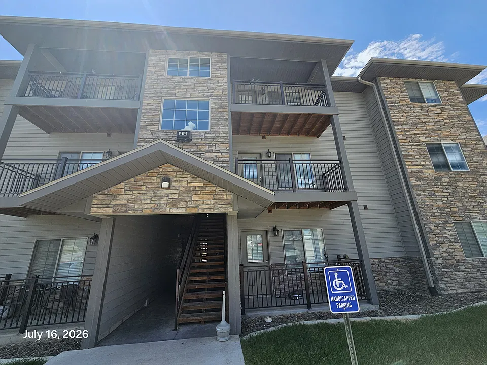 515 Neel St #201