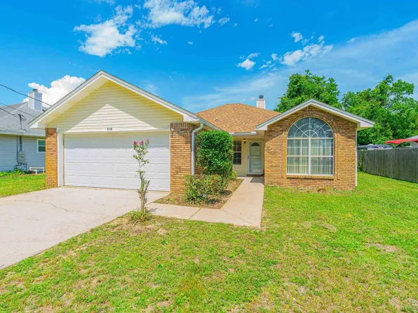 451 Chris Ln, Mary Esther, FL 32569