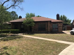 2608 Shady Turf Ct, Bedford, TX 76022