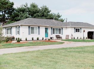 3612 New Church Rd, Pinckneyville, IL 62274