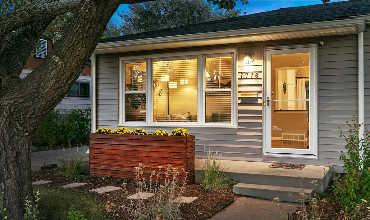 4 bed, 2275 sqft, $3,350 — Photo 3