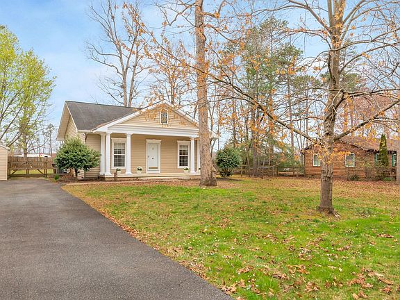 2nd image of 117 Jefferson Dr