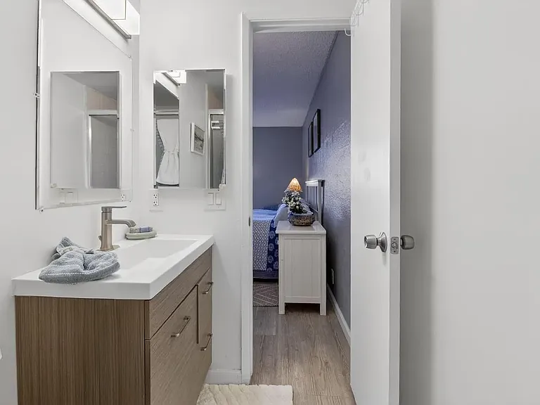 500 Glenwood Cir #5XX — Photo 5