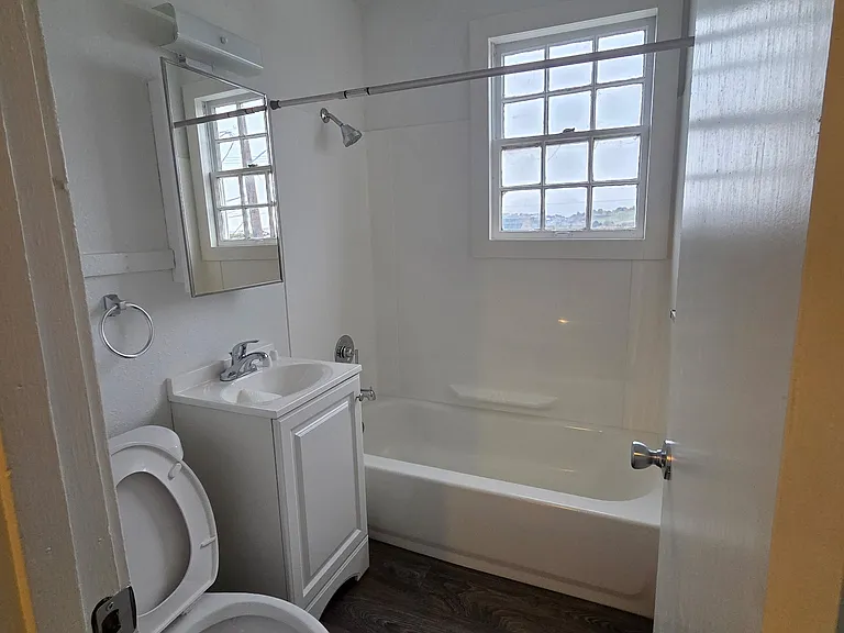 1411 NW Carden Ave #1411 — Photo 12
