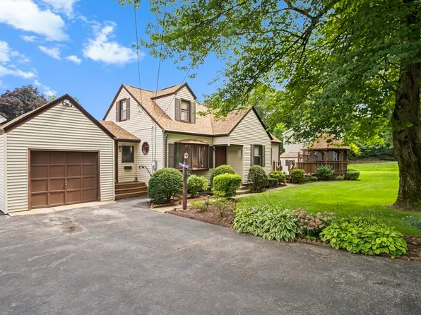 59 Federal St, Agawam, MA 01001