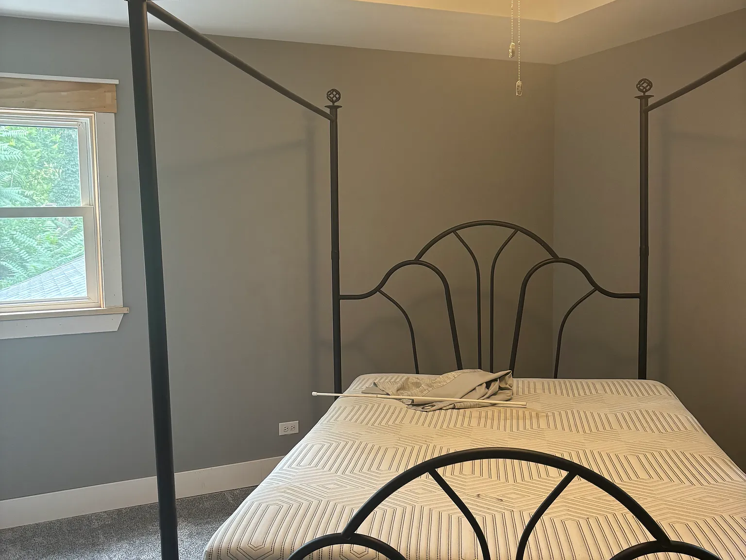 4 bed, 2.5 bath, 2559 sqft, $4,100 — Photo 2