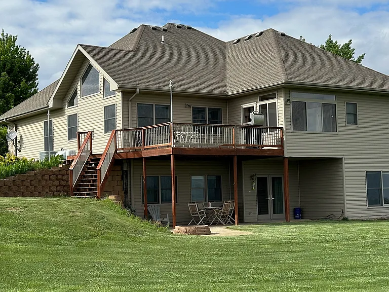 4608 Derocher Path — Photo 2