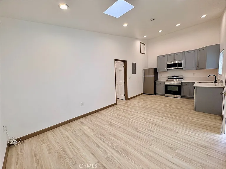 753 Baylor Ave — Photo 3