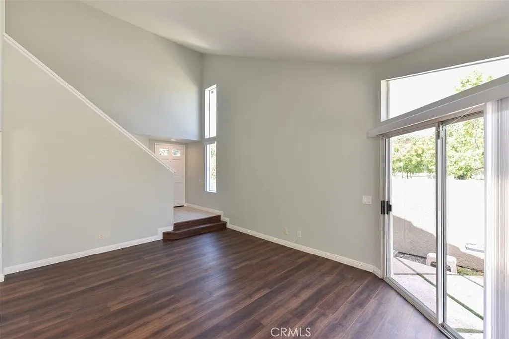 3 bed, 1413 sqft, $5,150 — Photo 3
