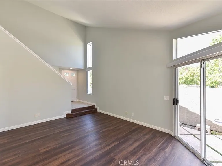 391 Stanford Ct #1 — Photo 3