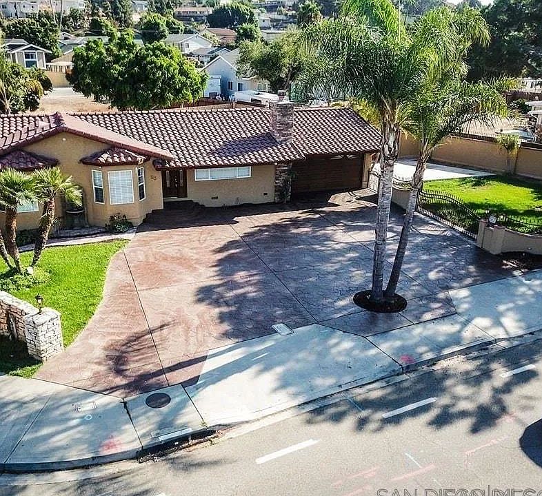 1st image of 68 E Bonita Rd