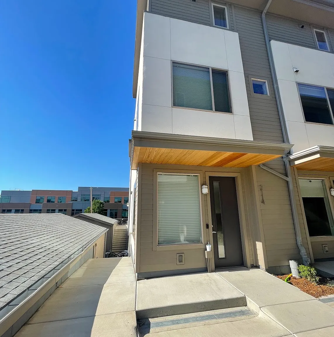 2114 N Decatur St — Photo 3