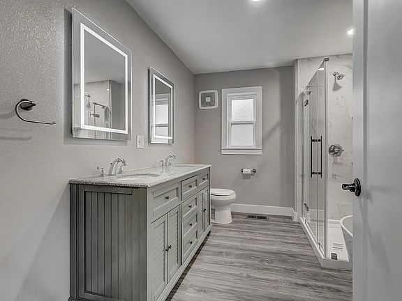 4th image of 1018 E Platte Ave APT 1