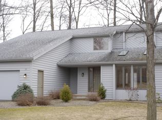 20 Wood Run Cir, Rochester, NY 14612