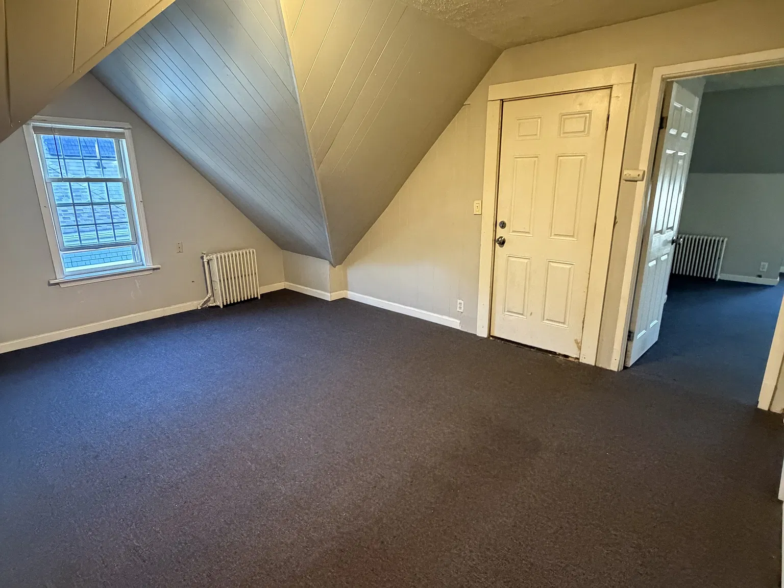 317 Pleasant St — Photo 3