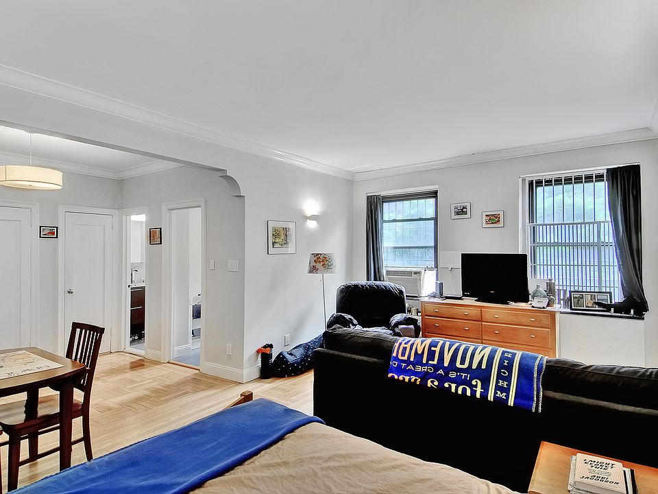 1st image of 209 W 104th St APT 4B