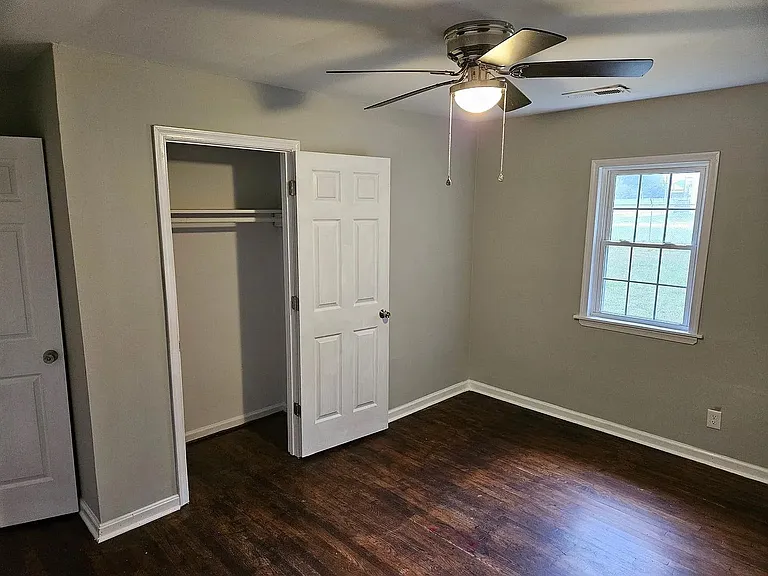 1343 Hinton St — Photo 8