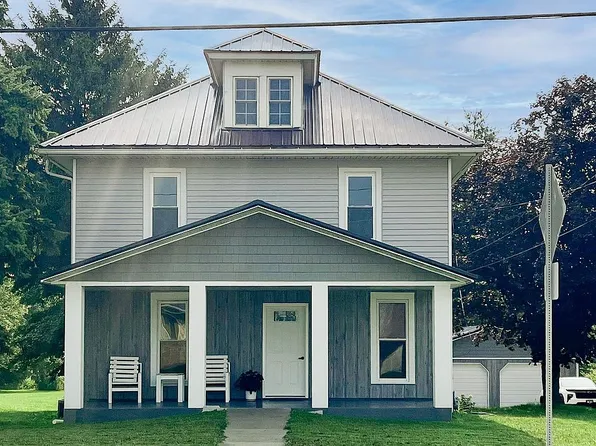 312 Commercial St, Strawberry Point, IA 52076
