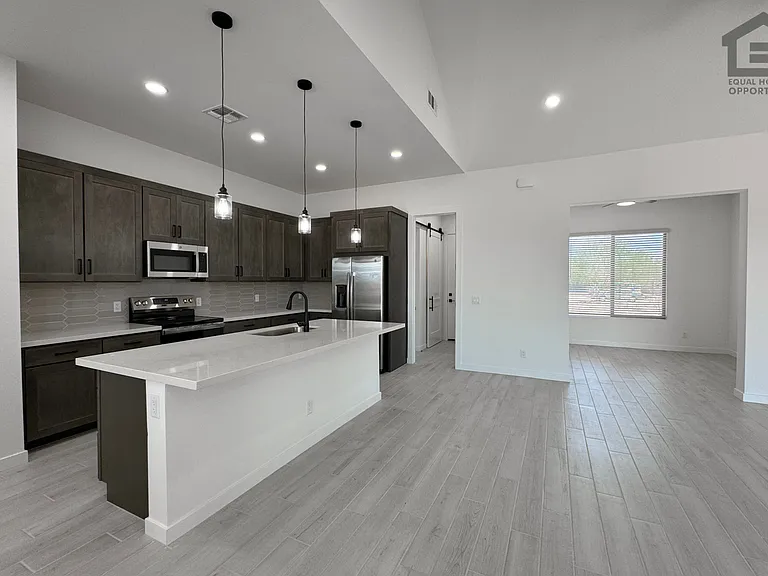 18108 W Morning Vista Ln — Photo 5