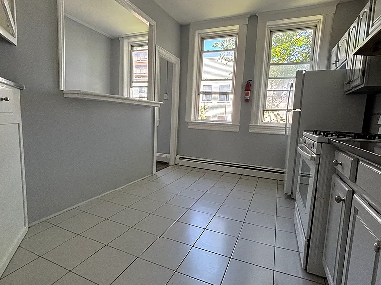 272 Grant Ave #2.2 — Photo 3