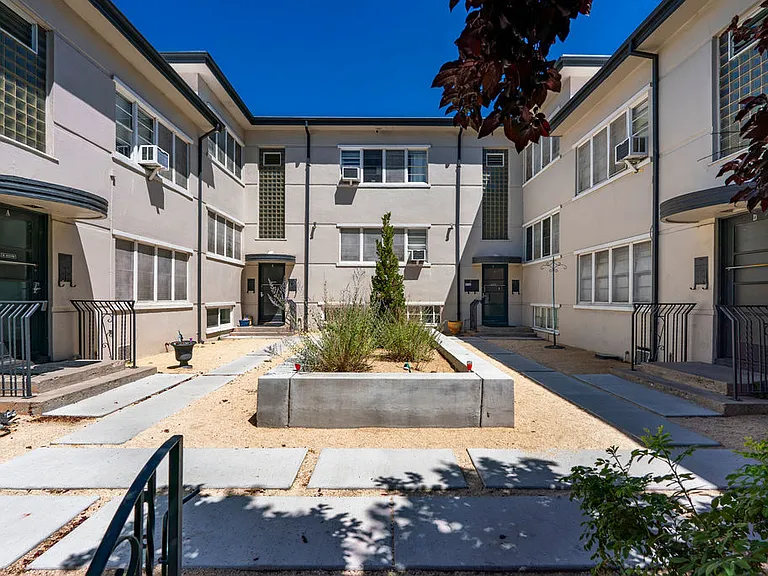 1045 Riverside Dr #D-3 — Photo 28