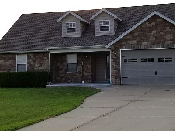 2nd image of 284 Wellington Pkwy