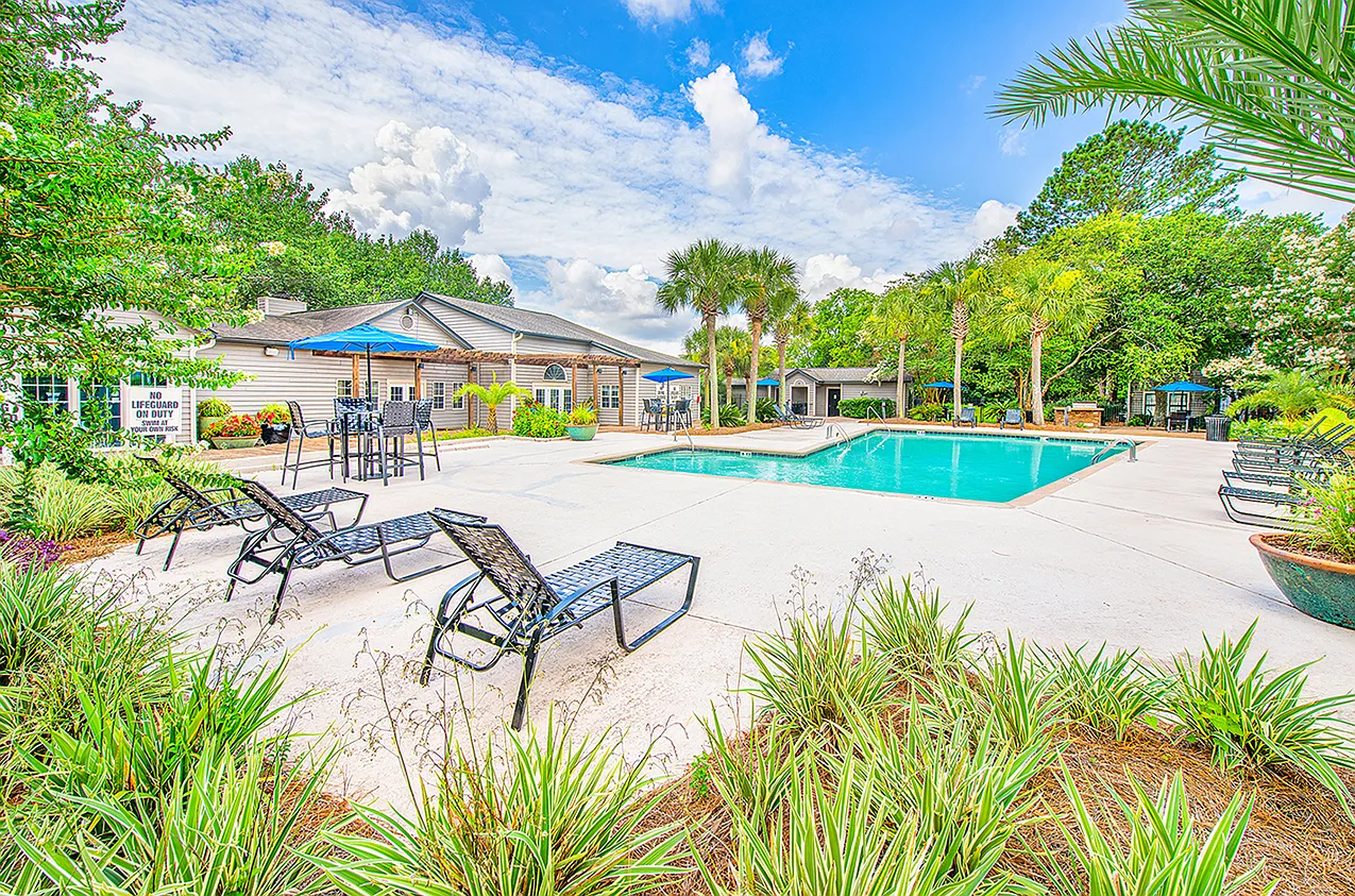 MAA Hampton Pointe — Photo 1