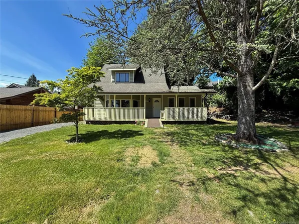 2714 Vallejo Rd, Campbell River, BC V9W 4W7