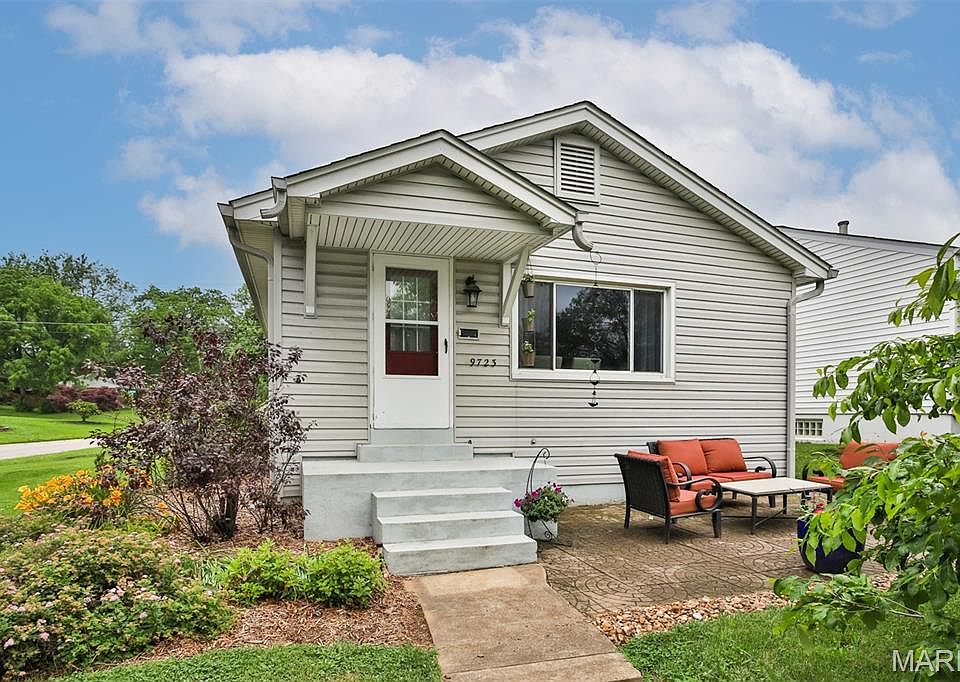 9723 Shuffle Dr, Saint Louis, MO 63123 | Zillow