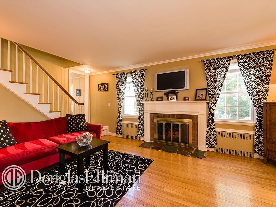 1st image of 186 Bedford Ave