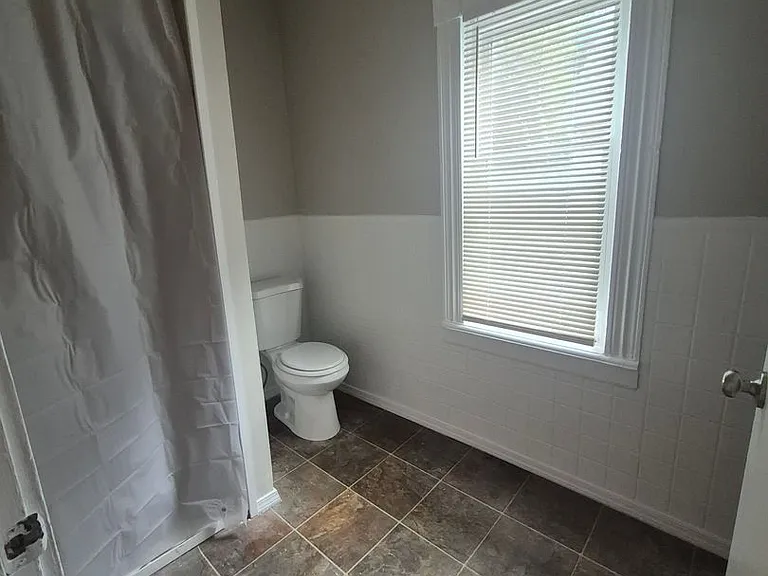 16 Asbury St — Photo 14