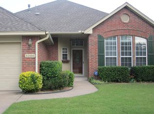 5200 Deerhurst Dr, Norman, OK 73072