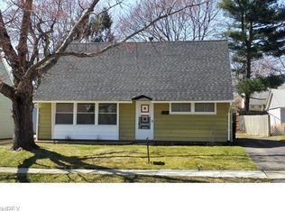 2230 Larchdale Dr, Cuyahoga Falls, OH