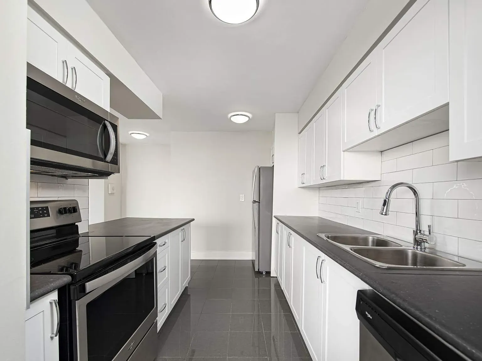 Champlain Towers at 75 Thorncliffe Park Drive — Photo 4
