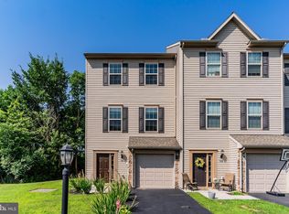 166 Katelyn Dr, New Oxford, PA 17350