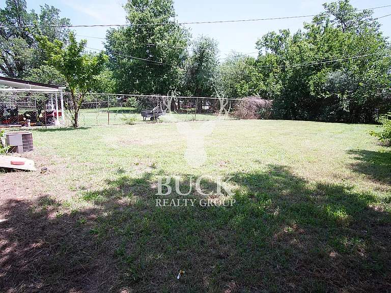 6706 SE 15th St — Photo 18