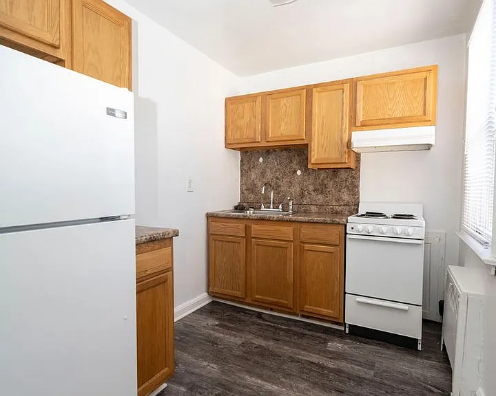 1325 E Wadsworth Ave — Photo 8