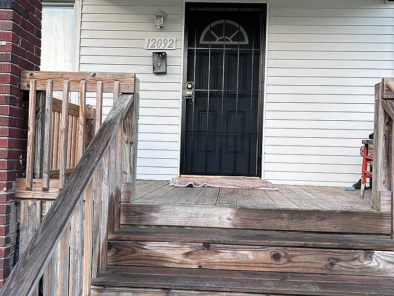 12092 Steel St — Photo 2