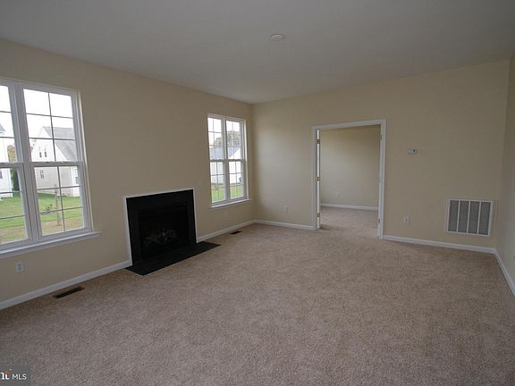 4th image of 202 Coleman Dr