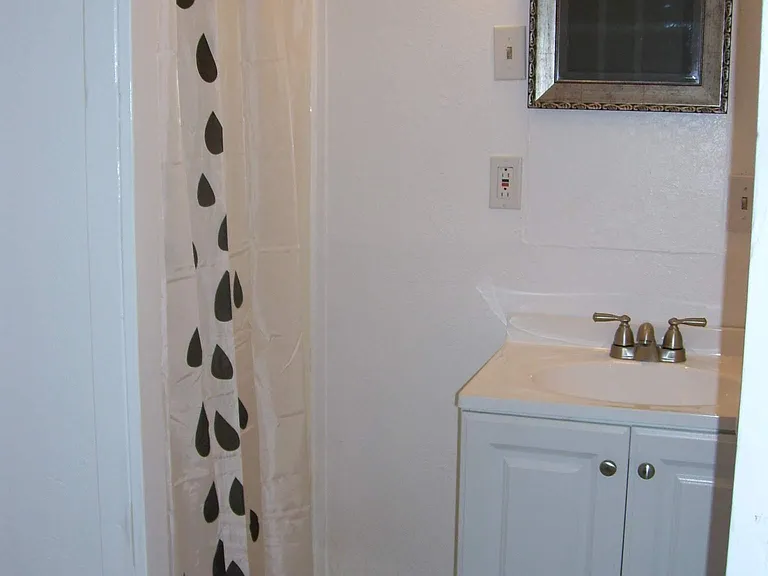 303 2nd Ave W #3 — Photo 9