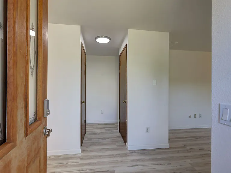 8015 NE 143rd St — Photo 3