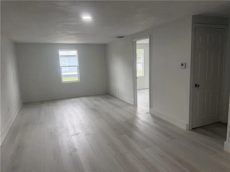 1 bed, 700 sqft, $1,750 — Photo 3