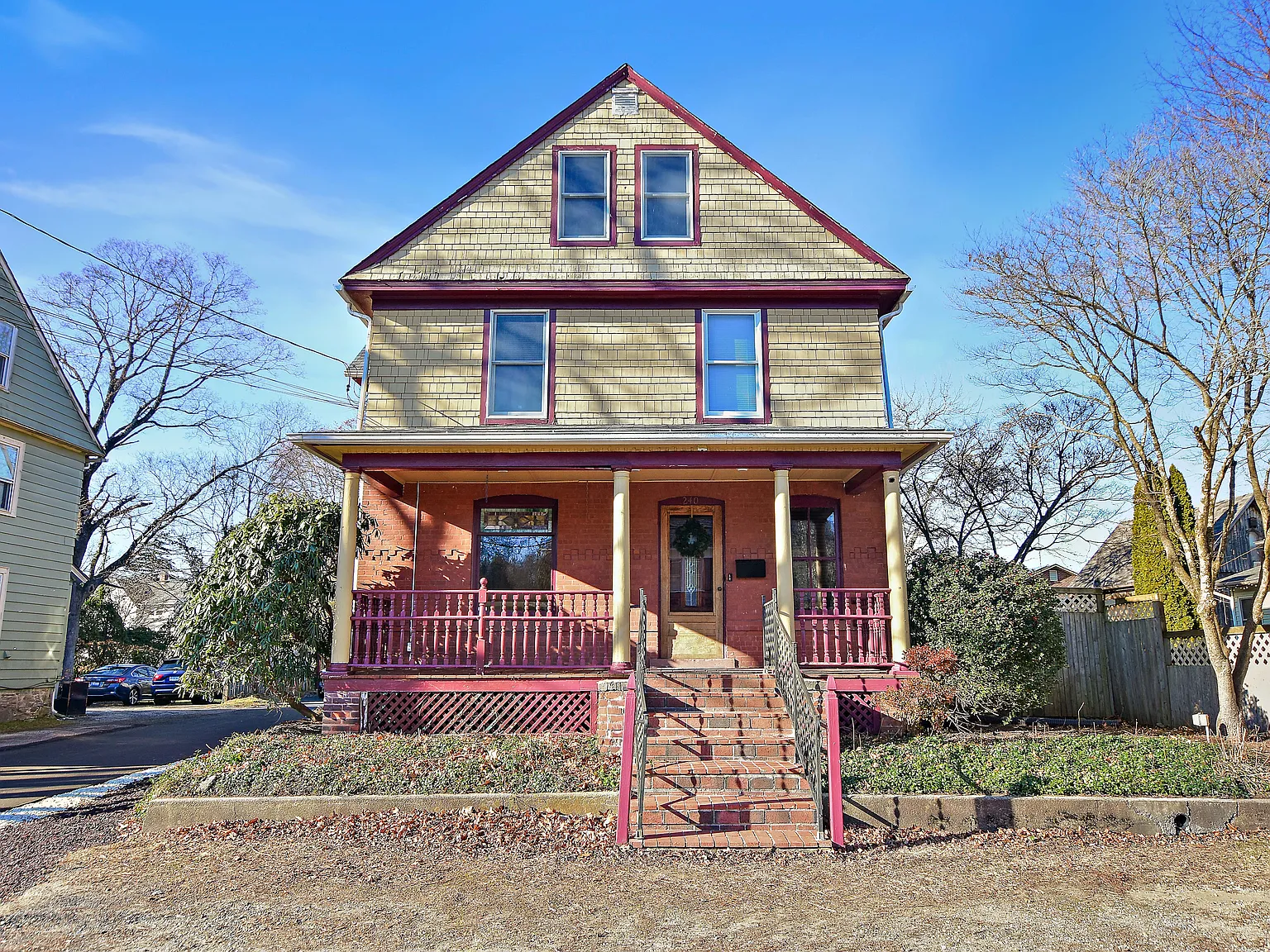 6 bed, 1952 sqft, $1,250 — Photo 1