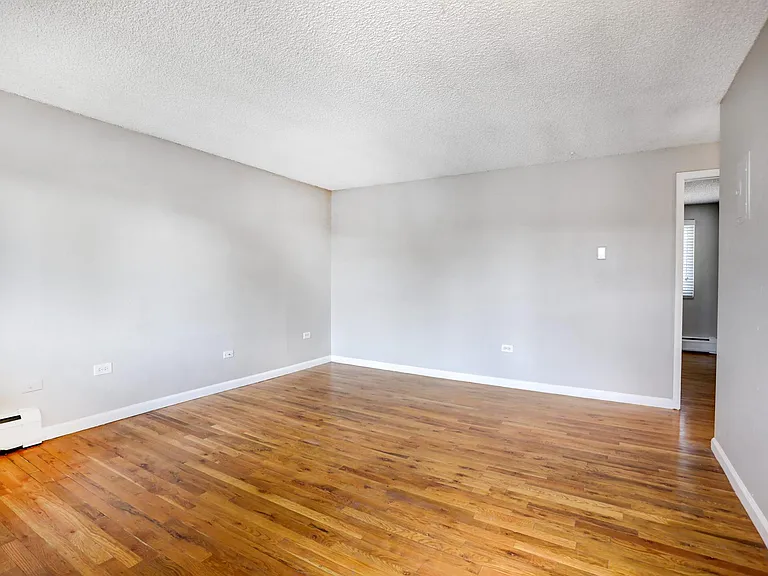 140 S Ogden St — Photo 32
