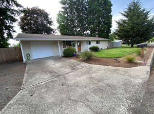 985 N Locust St, Canby, OR 97013