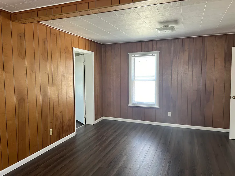 1023 Brusselles St — Photo 4