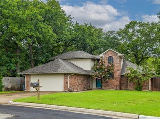 5602 Louise Way Dr, Arlington, TX 76017