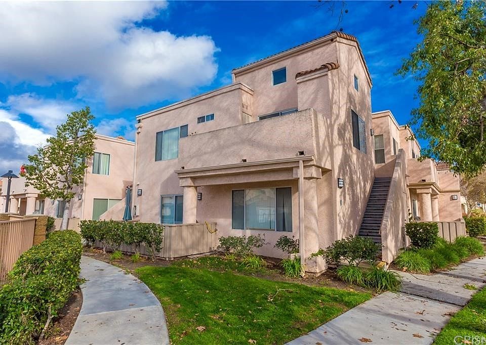 1st image of 24410 Valle Del Oro Unit 102